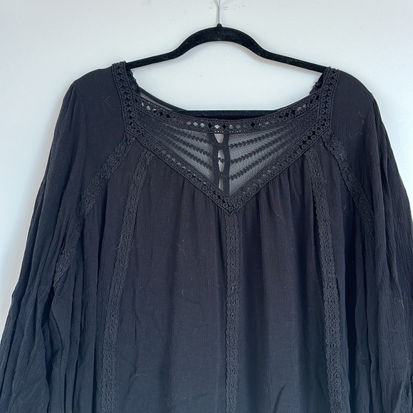 Gauze Embroidered & Crochet Trim Torrid Blouse - Picture 5 of 11